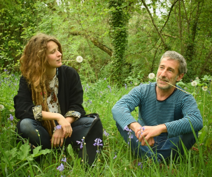 Zeltia Irevire Acústico e Peter Doutor Própole. Foto cedida.