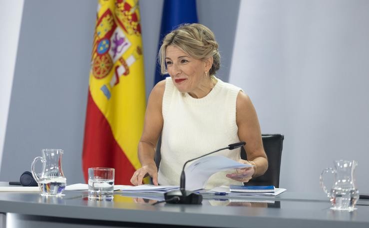 A vicepresidenta segunda e ministra de Traballo e Economía Social, Yolanda Díaz, durante unha rolda de prensa / Europa Press