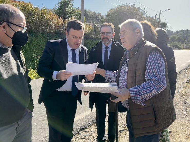 O presidente da Deputación da Coruña, Valentín González Formoso, visita  a estrada de San Xurxo, en Ferrol. DEPUTACIÓN DA CORUÑA / Europa Press