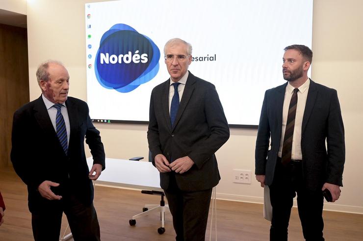 O vicepresidente primeiro da Xunta e conselleiro de Economía, Francisco Conde, visitou as instalacións do Nordés Club Empresarial da Coruña, acompañado polo delegado territorial da Xunta, Gonzalo Trenor / Moncho Fuentes- EP 