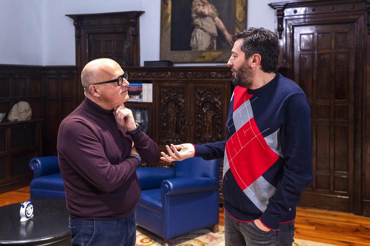 Reunión Manuel Baltar (Presidente Dá Deputación Ourense) Con Alfonso Branco 'Fosco' (Director Dá Produtora Portocabo) E Do Filme 'Cuñados' E Acomañdos De Aurleio Gómez Villar (Asesor De Cultura Dá Deputación Ourense). DEPUTACIÓN DE OURENSE 