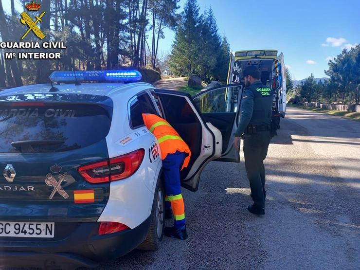 Rescatan a un ciclista ferido que caeu no Monte Galleiro de Mos (Pontevedra).. GARDA CIVIL / Europa Press