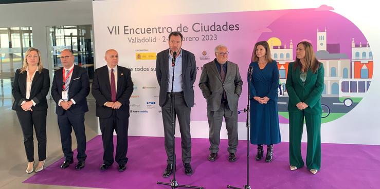 Representantes que participaron na apertura do VII  Atopo de Cidades pola Seguridade Viaria e a Mobilidade Sustentable. / Europa Press