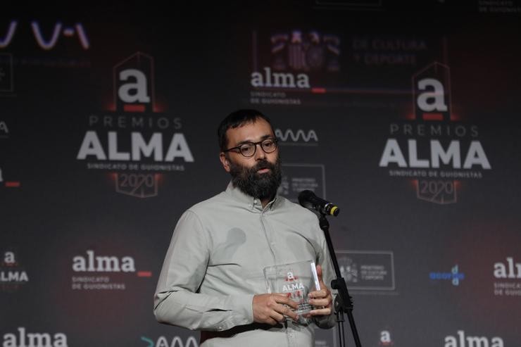 Arquivo - O guionista Fran Araújo intervén tras recoller o premio ao Mellor Guión de Serie Dramática por 