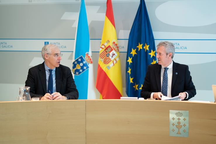 Rueda e Francisco Conde na rolda de prensa posterior ao Consello da Xunta.. DAVID CABEZÓN @ XUNTA DE GALICIA 
