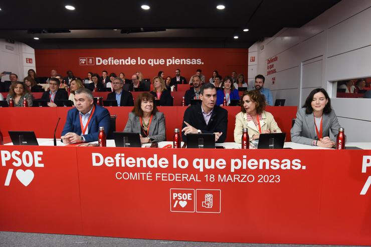 O secretario xeral do PSOE e presidente do Goberno, Pedro Sánchez (c), preside a reunión do Comité Federal  na sede federal do PSOE, a 18 de marzo de 2023, en Madrid (España).. GUSTAVO VALENTE / EUROPA PRESS / Europa Press