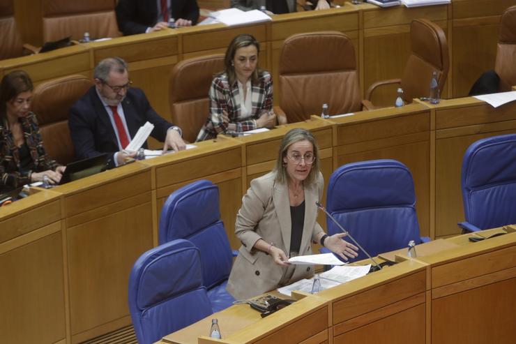 A conselleira de Infraestruturas e Mobilidade, Ethel Vázquez, no pleno do Parlamento. CONCHI PAZ / XUNTA