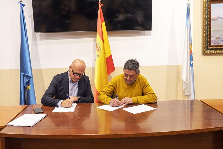 Firma do convenio para a construción dunha residencia en Baltar (Ourense) 