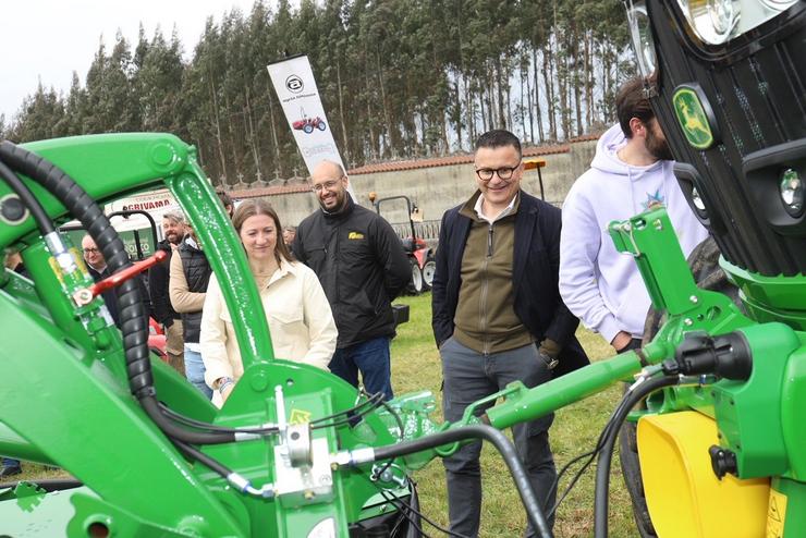 O conselleiro do Medio Rural, José González, na Feira Magreco, en Boimorto 