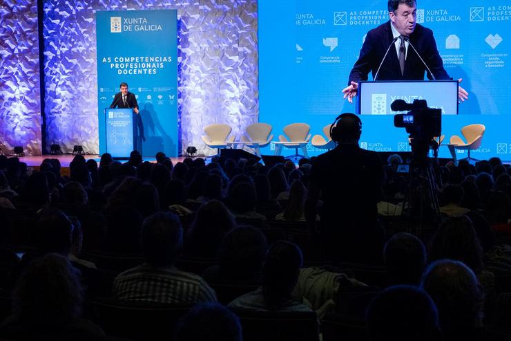 O conselleiro de Cultura, Educación, FP e Universidades, Román Rodríguez, inaugura o congreso sobre competencias profesionale docentes 