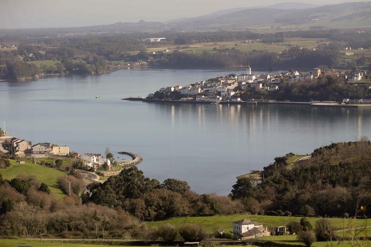 Vista da ría desde o Miradoiro de Santa Cruz, a 4 de febreiro de 2023, en Ribadeo, Lugo, Galicia.. Carlos Castro - Europa Press / Europa Press