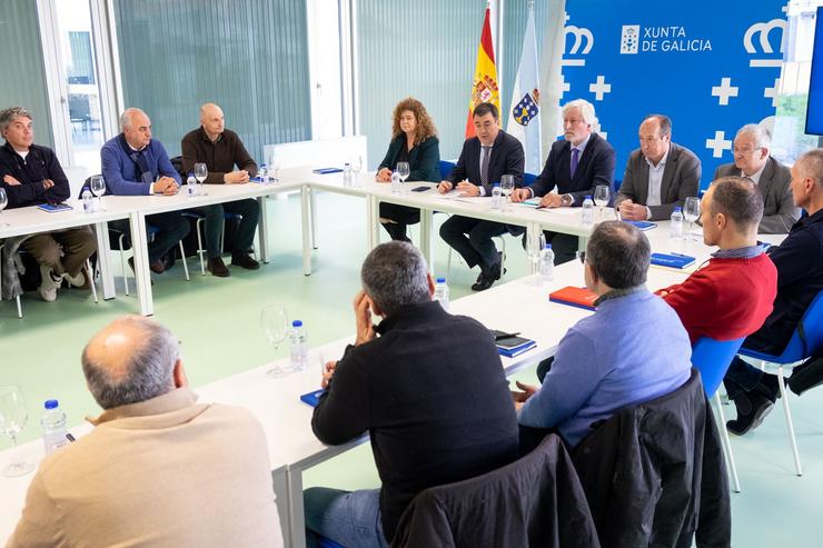 O conselleiro de Cultura, Educación, FP e Universidades, Román Rodríguez, reúnese con representantes dos profesores técnicos de FP 