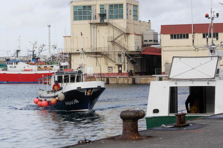 Arquivo - Un barco pesqueiro chega ao Porto de Burela, a 21 de decembro de 2022, en Burela, Lugo Galicia, (España). Este ano pasou polas rulas galegas a menor cantidade de peixe e marisco en case dúas décadas. Isto indica que as capturas da f. Carlos Castro - Europa Press - Arquivo 