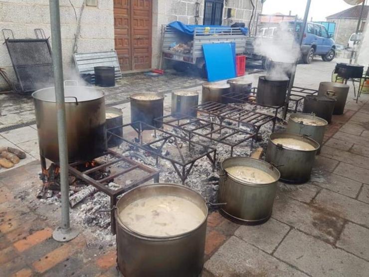 Caldeiros para cocer a carne ao caldeiro 