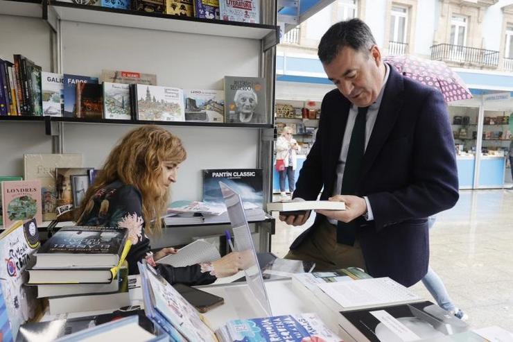 Román Rodríguez participa na inauguración da XXXIII Feira do Libro de Ferrol.. XUNTA