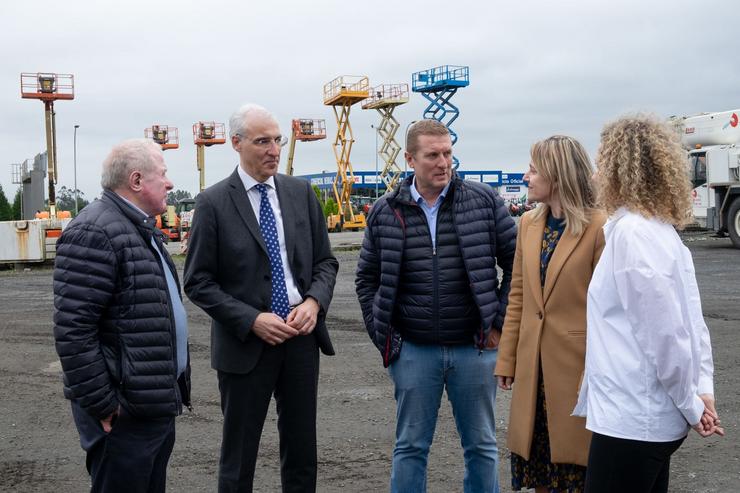 O vicepresidente primeiro e conselleiro de Economía, Industria e Innovación, Francisco Conde, visita as instalacións de Guindastres Norte.. XUNTA / Europa Press