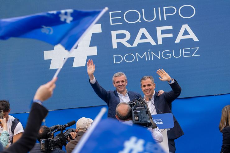 O presidente do PPdeG, Alfonso Rueda, xunto co candidato á Alcaldía de Pontevedra, Rafa Domínguez.. PPDEG / Europa Press