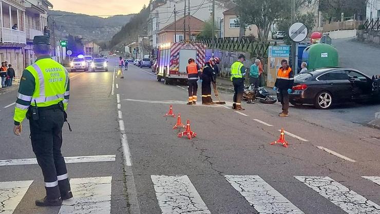 Colisión entre un turismo e unha motocicleta/ GARDA CIVIL 