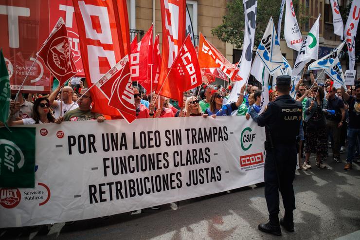 Manifestantes durante unha concentración de funcionarios da administración de Xustiza / Alejandro Martínez Vélez - Europa Press