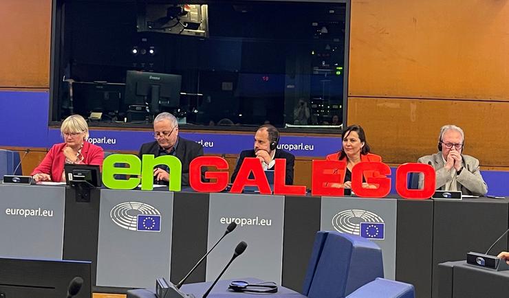 Rolda de prensa da eurodeputada do BNG Ana Miranda xunto a representantes da USC e A Mesa pola Normalización. BNG / Europa Press