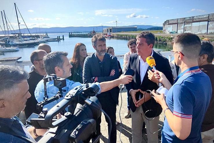 José Ramón Gómez Besteiro fai declaracións aos medios en Vilagarcía de Arousa. PSDEG / Europa Press