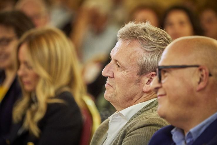 O presidente da Xunta de Galicia, Alfonso Rueda (i), e o presidente da Deputación de Ourense, Manuel Baltar (d), durante un mitin do Partido Popular no hotel Restaurante Pazo de Monterrei, a 11 de maio de 2023, no Pereiro de Aguiar, Ourense,. Agostime - Europa Press 