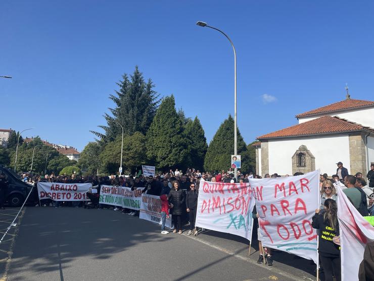 Mexilloeiros concéntranse fronte á sede da Xunta en San Caetano. 