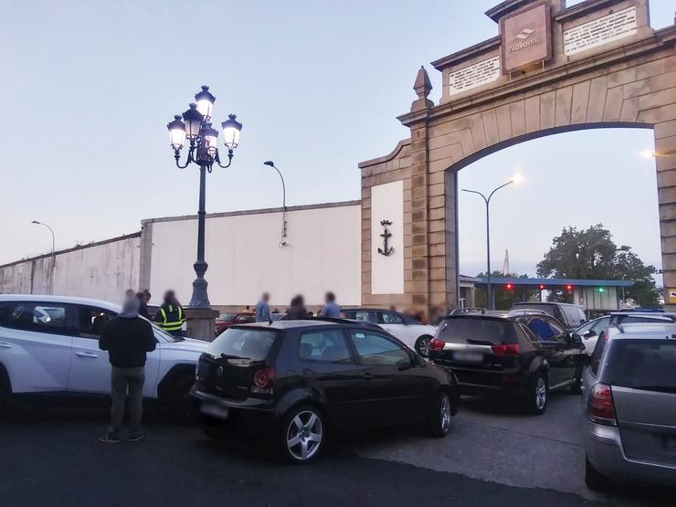 Traballadores de Navantia ás portas do estaleiro de Ferrol 