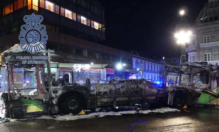 Imaxe do Vitrasa queimado en Vigo.. POLICÍA NACIONAL / Europa Press
