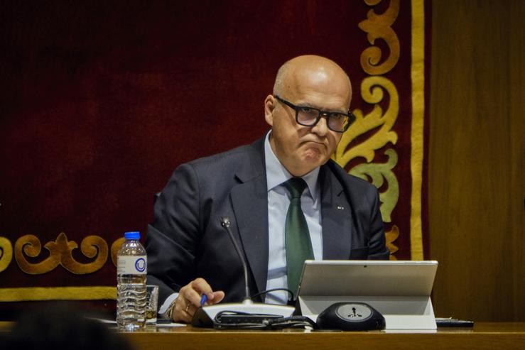 O presidente da Deputación de Ourense e presidente do PP de Ourense, Manuel Baltar, durante un pleno 