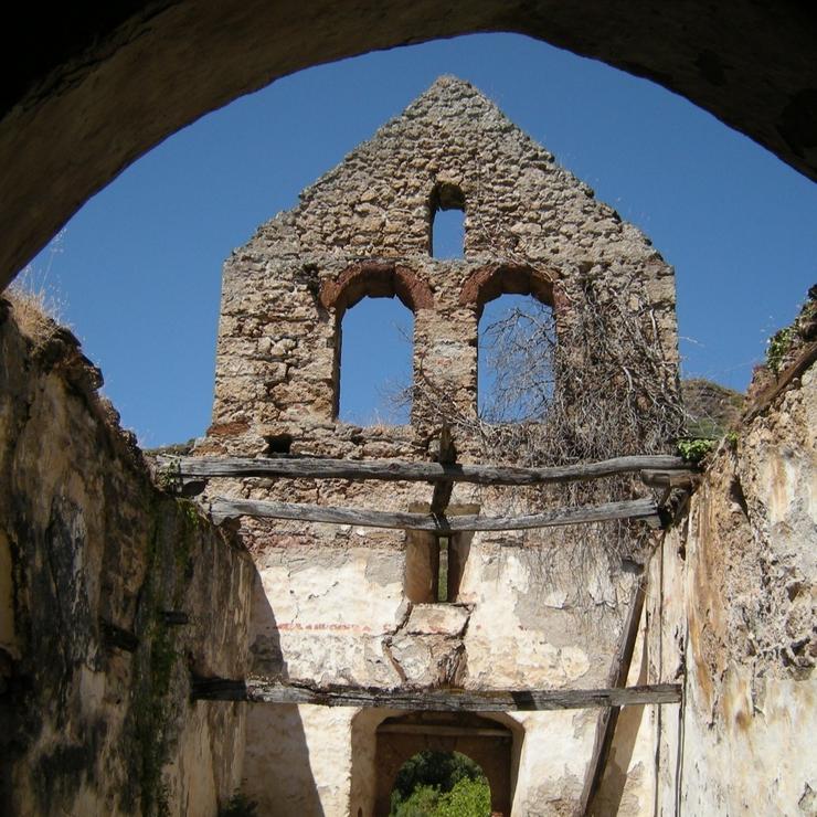 Igrexia de Santo Estevo de Pardollán en Rubiá /wikipedia.org