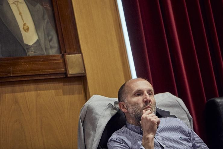 O alcalde de Ourense, Gonzalo Pérez Jácome, durante un pleno ordinario da Deputación de Ourense, a 28 de abril, en Ourense, Galicia (España). A Deputación de Ourense celebra hoxe o pleno ordinario de abril, no que a oposición pedirá explicacións. Agostime - Europa Press