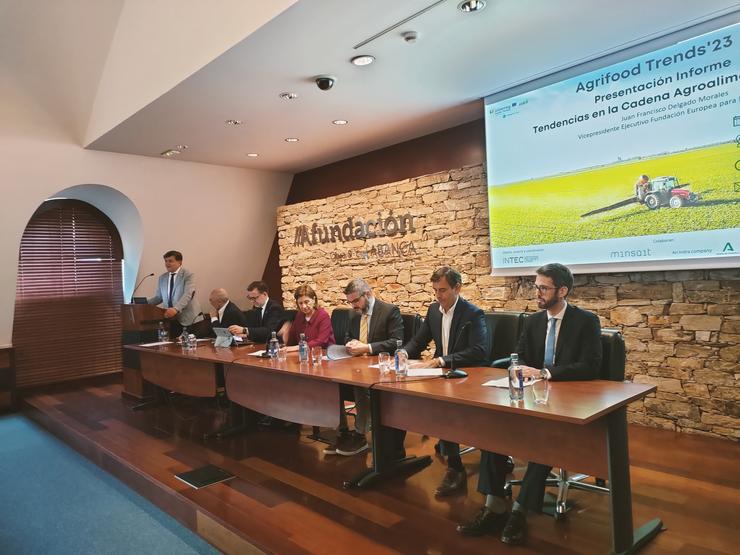 Presentación do Informe de Tendencias de Tendencias Agroalimentarias 2023 da Fundación Europea para a Innovación (INTEC) e Indra-Minsait. 