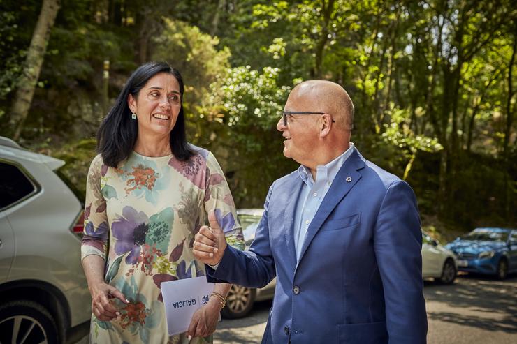 A secretaria xeral do PPdeG, Paula Prado, e o presidente provincial do PP de Ourense, Manuel Baltar, durante a presentación das candidaturas do PPdeG ao Congreso e ao Senado pola provincia de Ourense, a 27 de xuño de 2023, en Esgos, Ourense,. Agostime - Europa Press / Europa Press