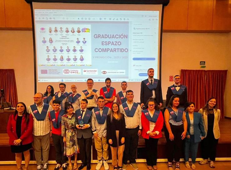 Mozos con discapacidade intelectual se gradúan por universidades galegas en curso de formación para o emprego. FUNDACIÓN ONCE / Europa Press