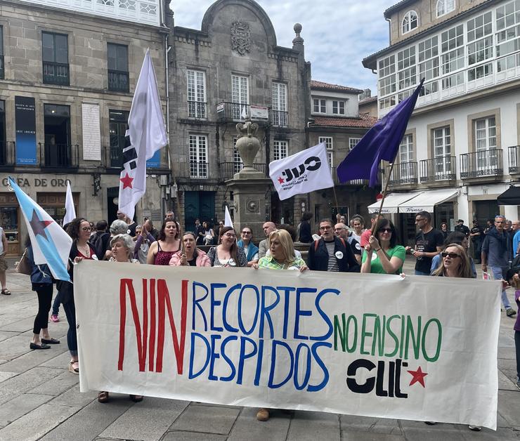 Concentración de CUT-Ensino na Praza do Toural, Santiago de Compostela. / Europa Press