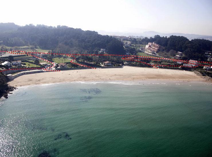 Praia de Bastiagueiro, en Oleiros / turismo de Galicia - Arquivo