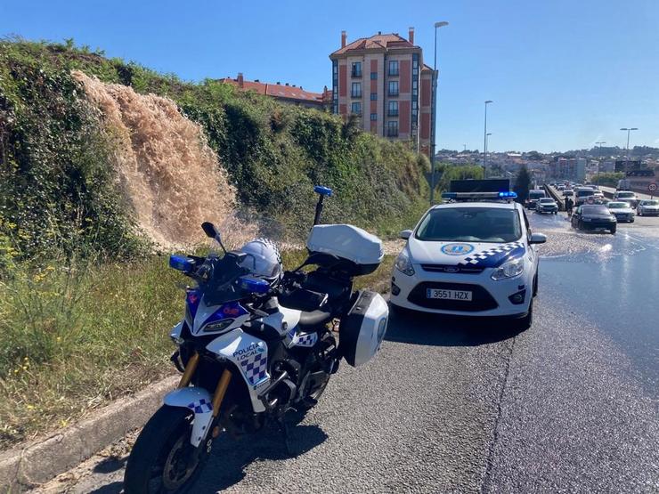 Axentes da Policía Local da Coruña nunha intervención na Avenida Alfonso Molina.. POLICÍA LOCAL A Coruña / Europa Press