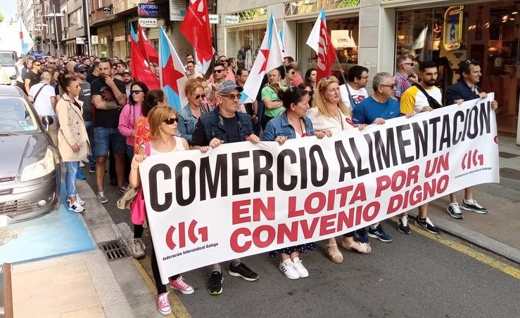 Manifestación de traballadores do comercio de alimentación en Pontevedra