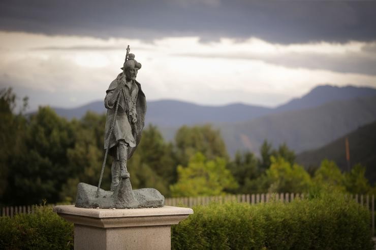 Arquivo - Estatua de Santiago Apóstolo na Vía Künig, a 15 de setembro de 2022, en Lugo, Galicia (España). A Vía Künig é unha variante do Camiño de Santiago Francés que pasa pola cidade de Lugo. Recibe o seu nome do monxe alemán Hermann Künig, auto. Carlos Castro - Europa Press - Arquivo 