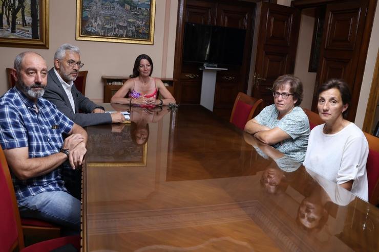 Reunión da alcaldesa de Lugo, Lara Méndez, cos representantes do colectivo de veciños de Coeo e Recimil. CONCELLO DE LUGO / Europa Press