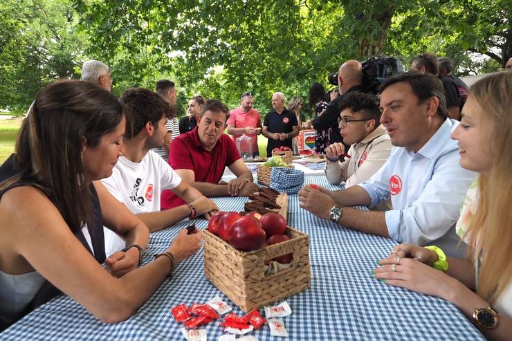 O secretario xeral do PSdeG, Valentín González Formoso, nun acto con mocidade socialista en Lugo / PSdeG