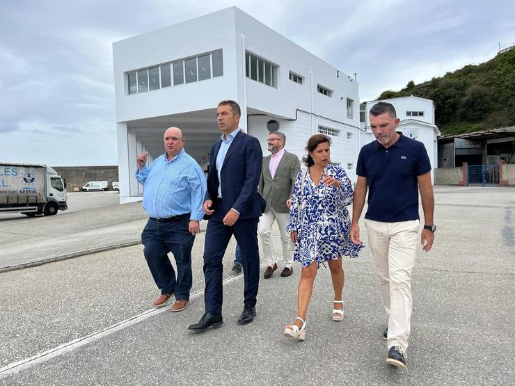 O conselleiro do Mar, Alfonso Villares, visita o porto de Celeiro / XUNTA