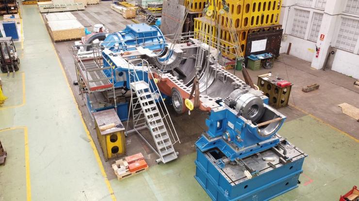 Montaxe de turbina en Navantia Ferrol 