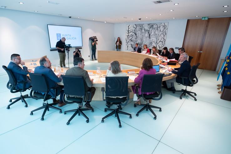 O titular do Goberno galego, Alfonso Rueda, preside a reunión semanal do Consello da Xunta /  DAVID CABEZÓN @ XUNTA