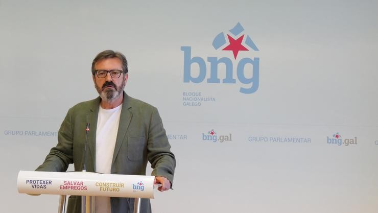 O deputado do BNG Luís Bará, en rolda de prensa 