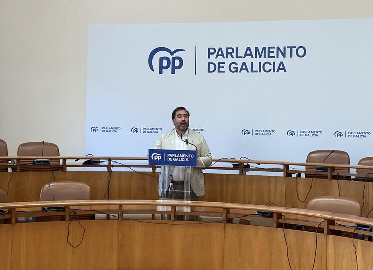 Rolda de prensa do deputado popular Alberto Pazos Couñago. / Europa Press