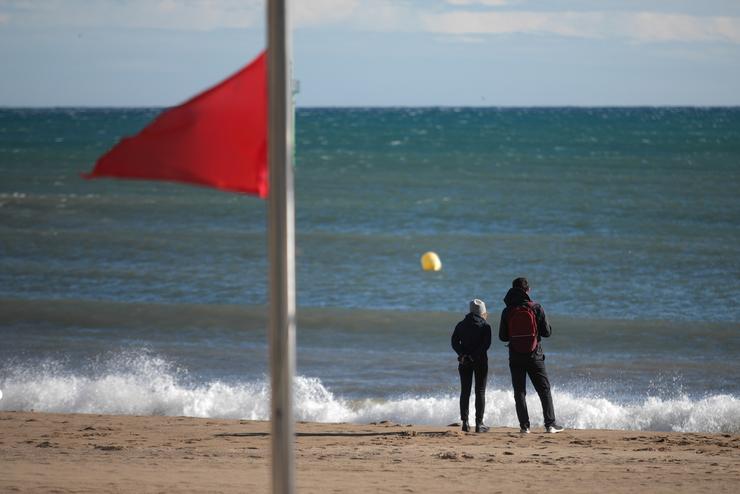 Bandeira vermella nunha praia /Kike Recuncho - Europa Press