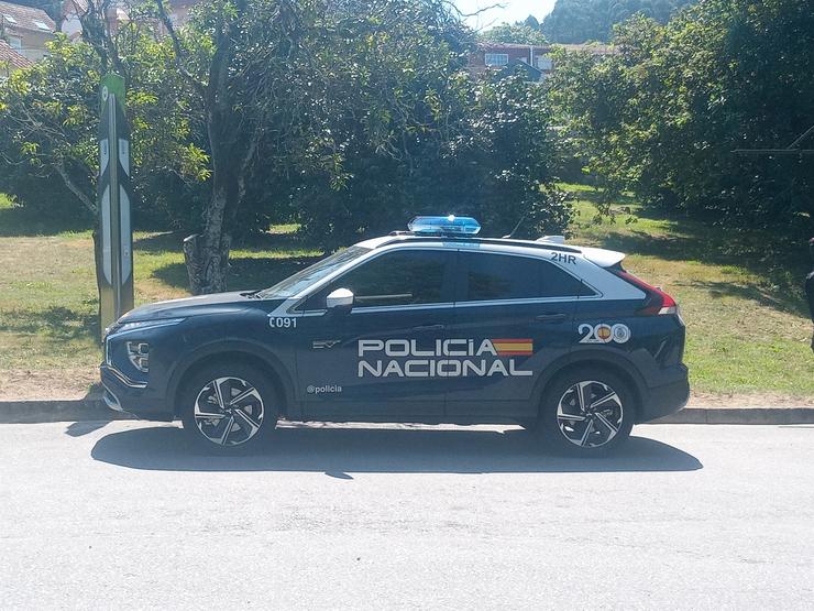 Vehículo da policía nunha urxencia / Policía