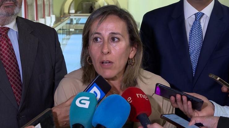 A conselleira de Infraestruturas e Mobilidade, Ethel Vázquez, fai declaracioes aos medios. XUNTA